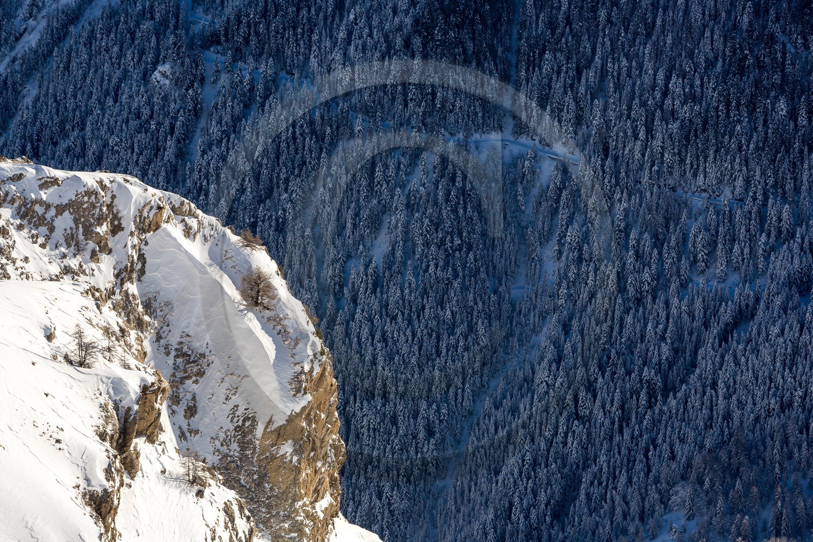Uvernet-Fours, station de ski de Praloup, vallon des Agneliers