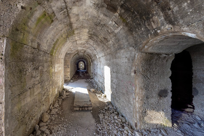 Fort du Chaberton et les ruines de l'ancien camp militaire