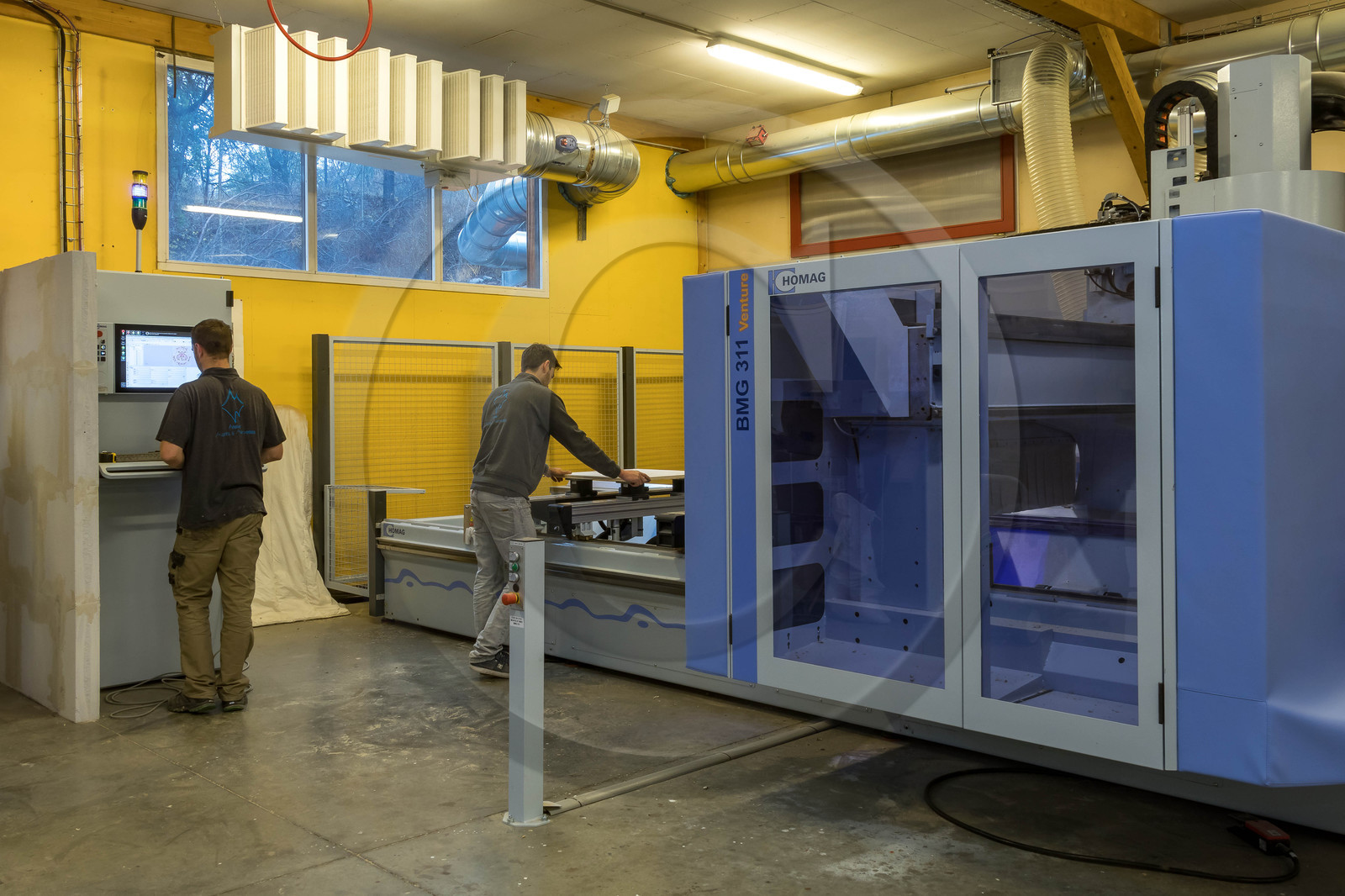 Atelier Monts & Merveilles, Clément Goudet, Compagnon Menuisier Ebéniste et Maxime Cuvelot responsable d'atelier