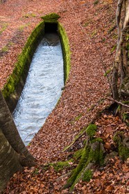 Canal du Beaumont au dessus du hameau les Angelas