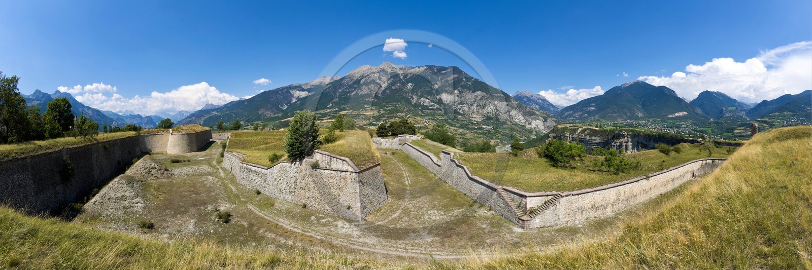 Mont-Dauphin, fortifications Vauban, échauguette bastion et demi-lune