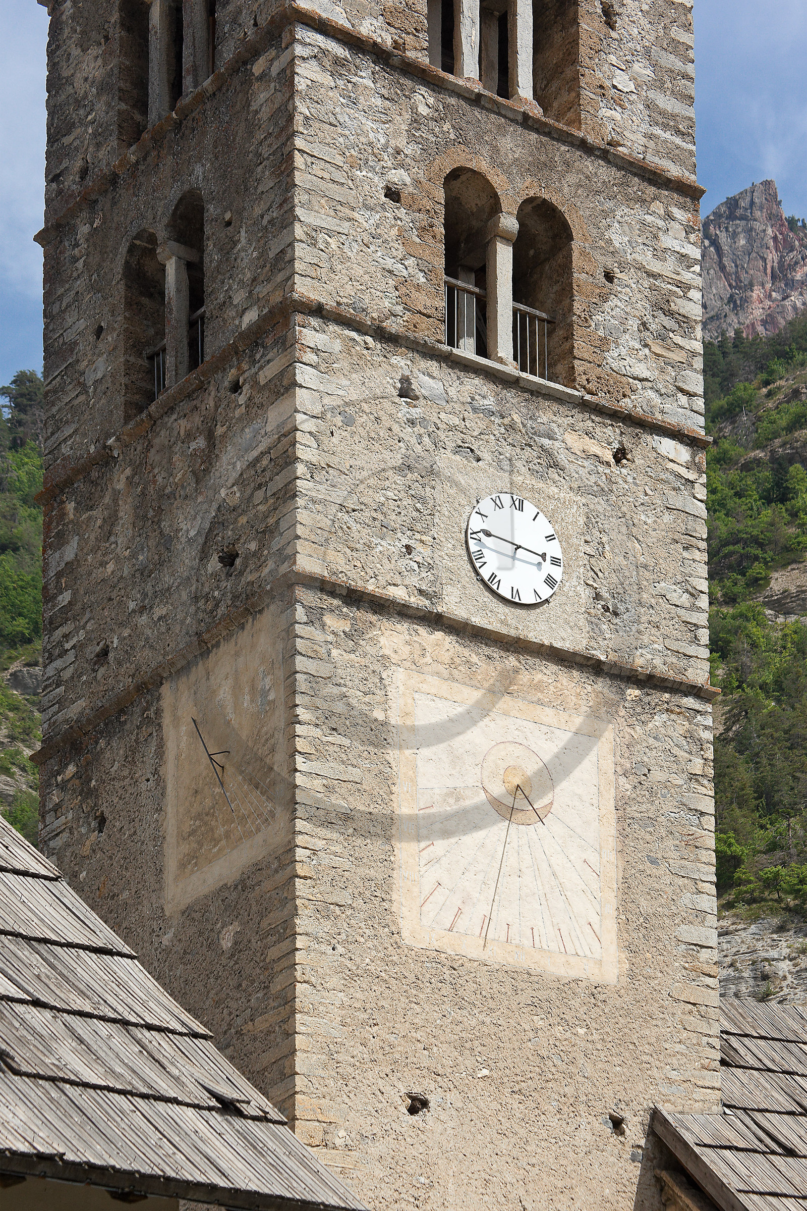 Église Saint-Laurent des Vigneaux, cadran solaire