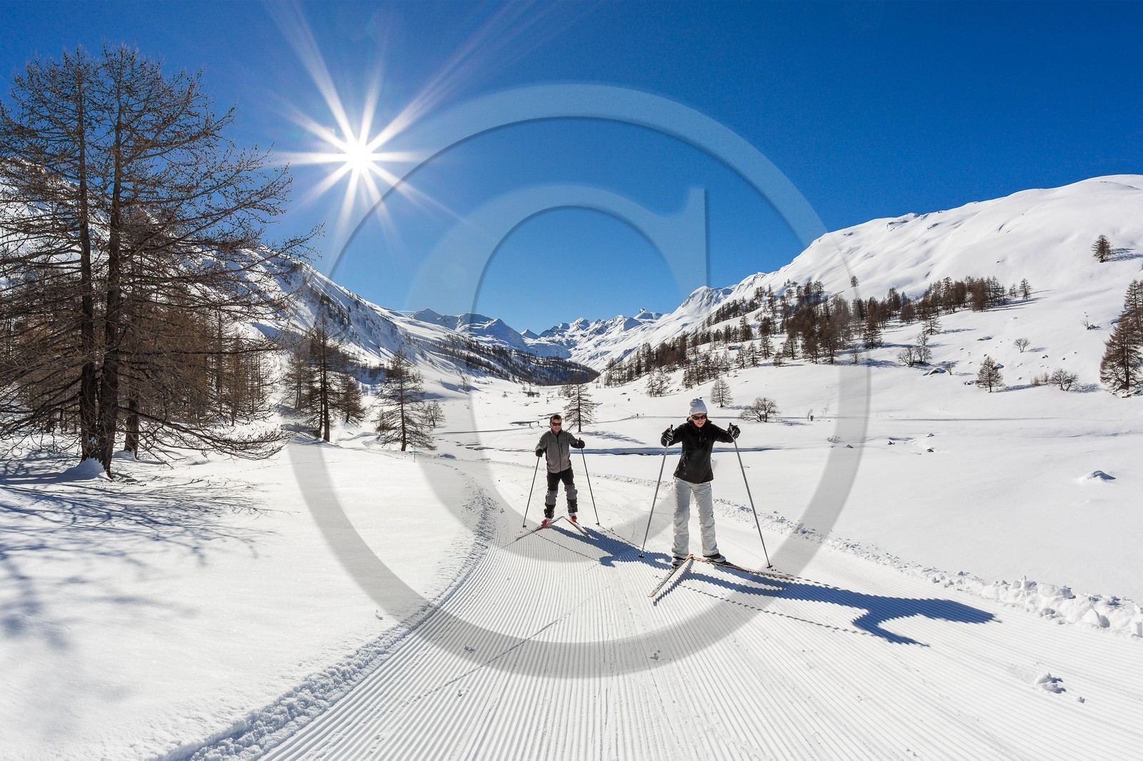 Larche, col de Larche, ski de fond dans le vallon du Lauzanier