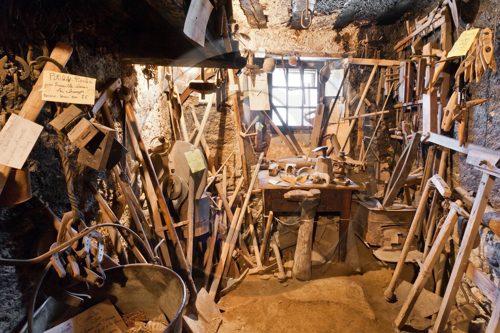 Saint-Véran, une des plus vieilles maisons du village, Musée de l'habitat et de la vie d'autrefois restée en état depuis 1976, dernier témoignage du passé