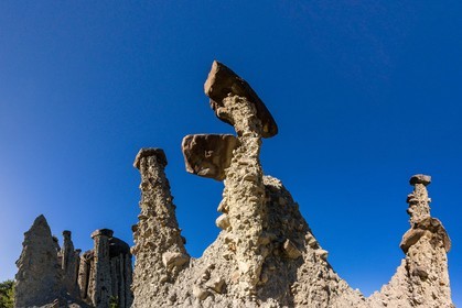 Le Sauze-du-Lac, site classé des Demoiselles Coiffées,  appelées également cheminées de fées