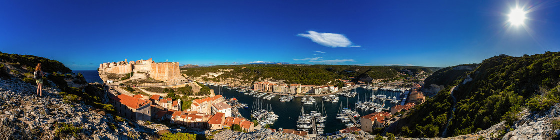 La citadelle et le port de Bonifacio