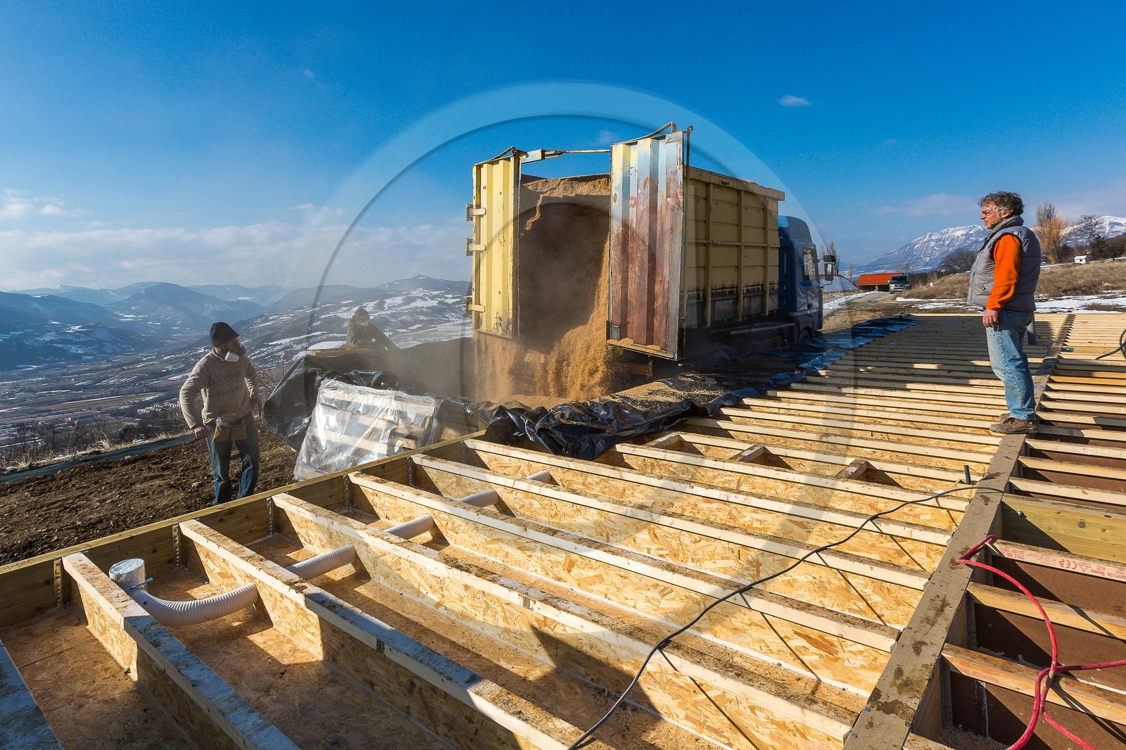 Constructeur de maison en paille