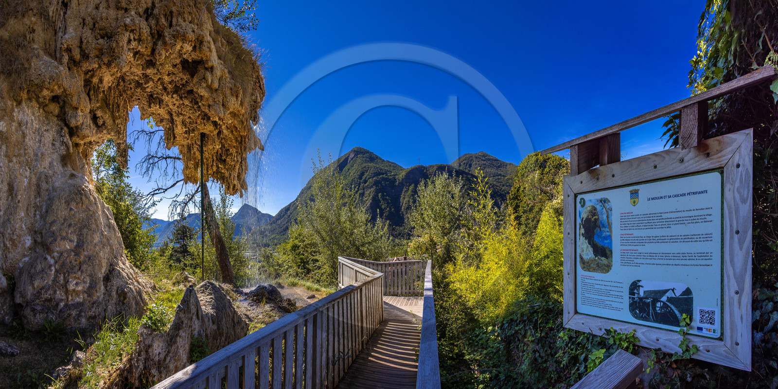 Cascade pétrifiante de Remollon