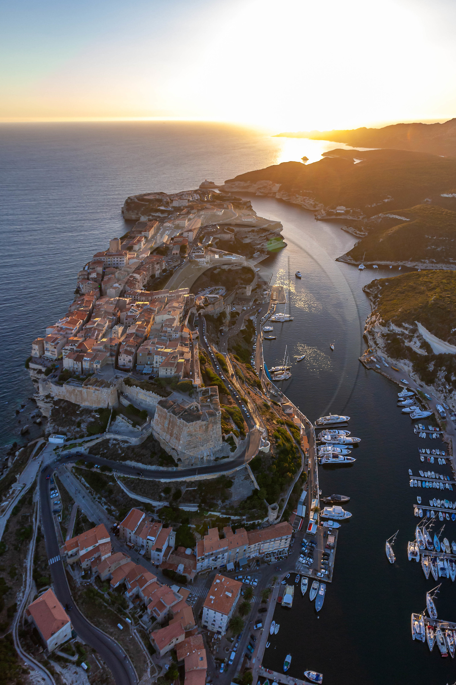 La citadelle et le port de Bonifacio