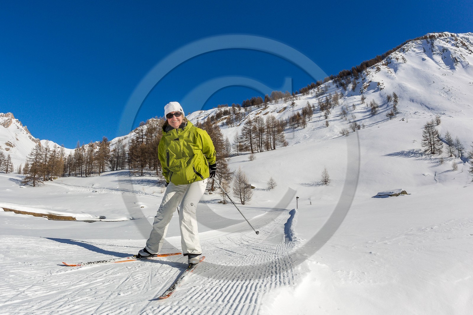 Larche, col de Larche, ski de fond dans le vallon du Lauzanier