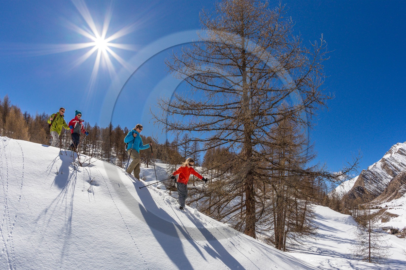 Crévoux, randonnée famille en raquettes à neige