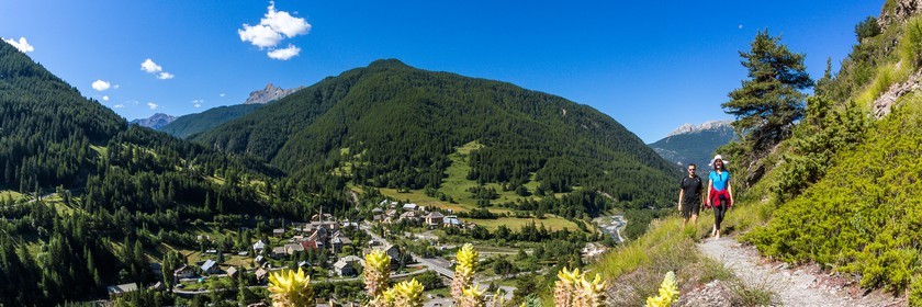 Château-Ville-Vieille, sentier des astragales