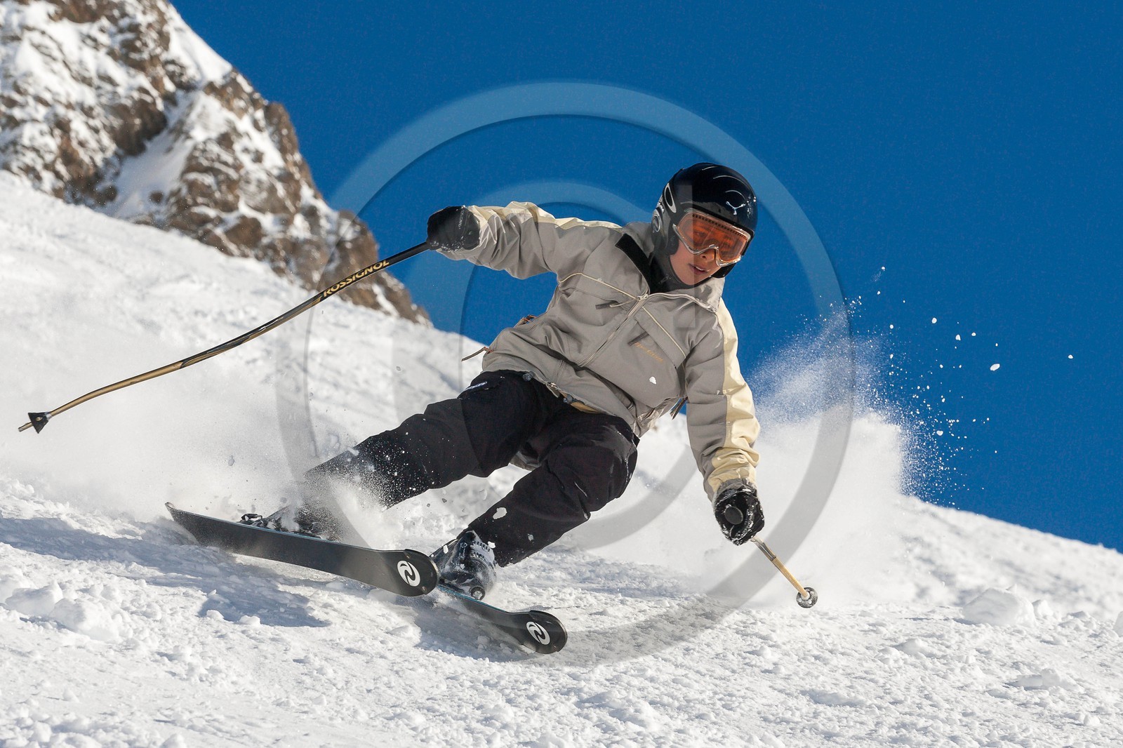 Ski enfant poudreuse