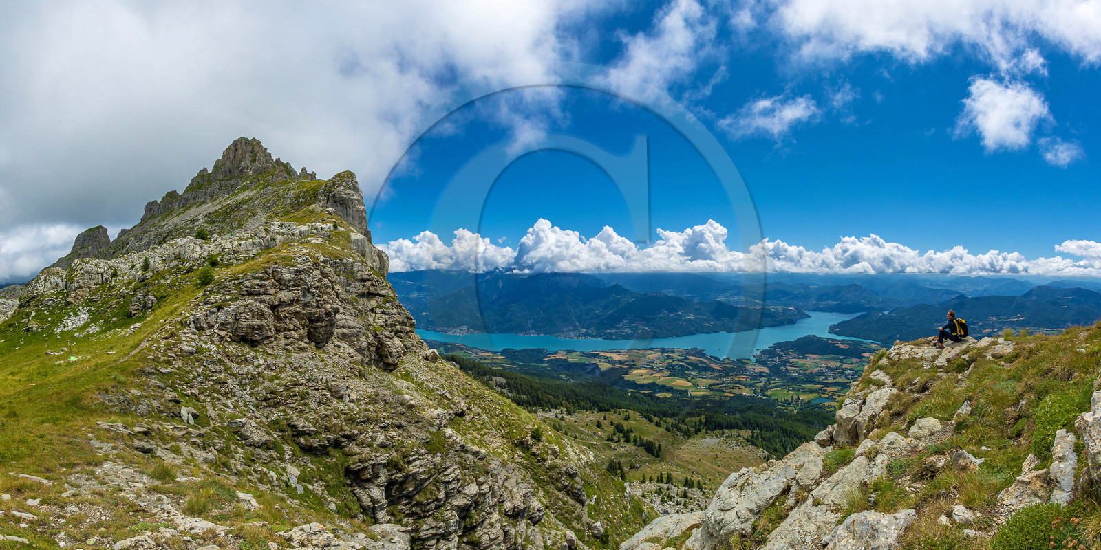 Les Aiguilles de Chabrières et le Lac de Serre-Ponçon