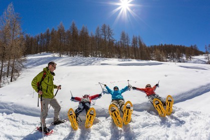 Crévoux, randonnée famille en raquettes à neige