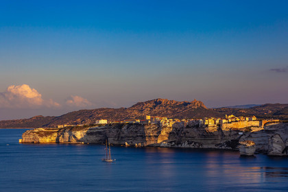 Lever de soleil sur Bonifacio