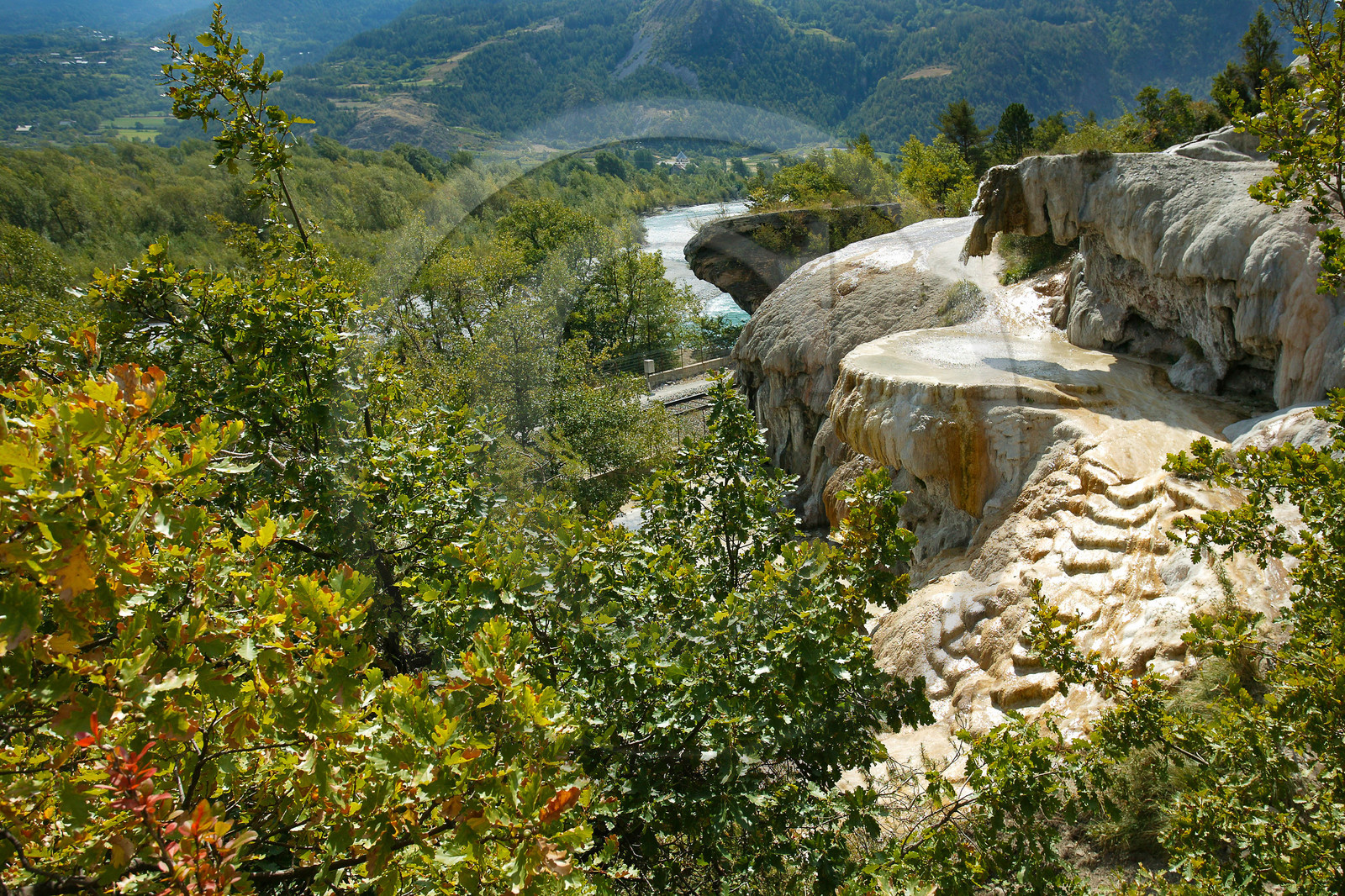 Réotier, fontaine pétrifiante