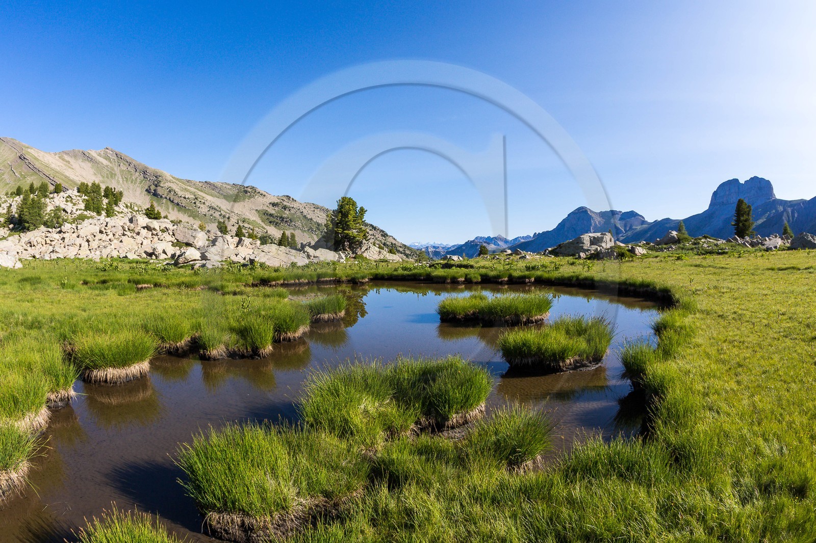 Vallon du Laverq, lac et tourbière Les Eaux-Tortes