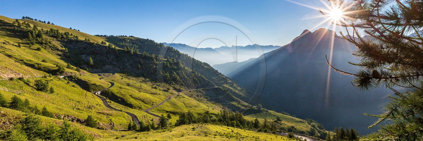Vallée de l'Ubaye, du col d'Allos, le Chapeau de Gendarme et le Brec Second