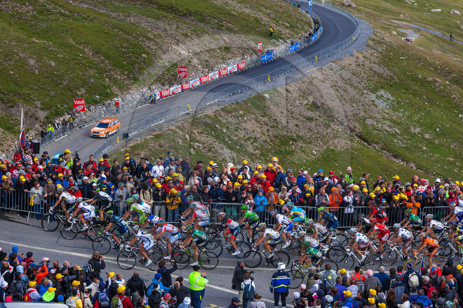 Tour de France 2011, arrivée au sommet du col du Galibier (altitude 2 6421 m)