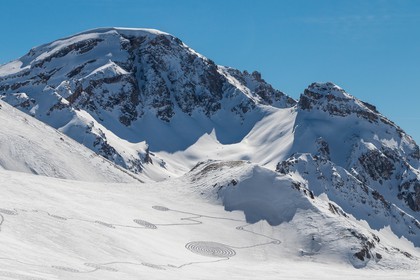 Serre-Chevalier, Snow drawings, une œuvre de l'artiste Sonja Hinrichsen