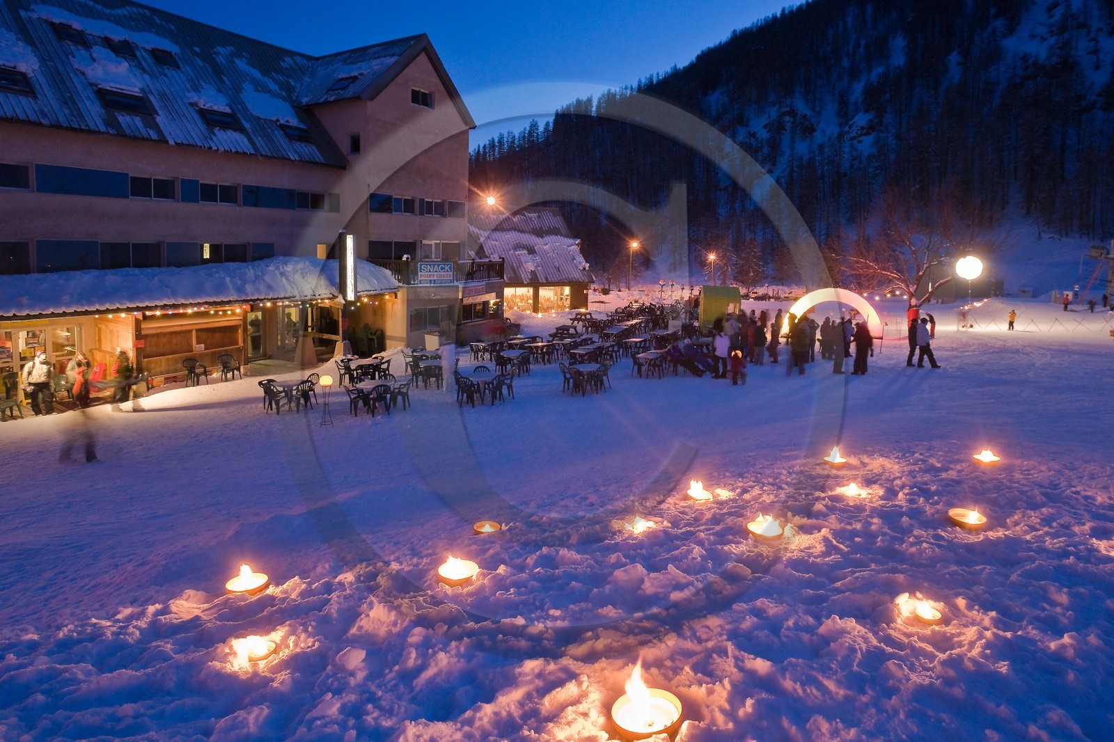 Station de ski de Réallon, course de ski alpinisme nocturne Laetitia Roux