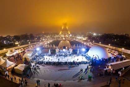 Paris, 2011, le village de Noël du Trocadéro et son univers de neige et glace