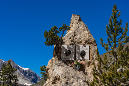 Col de l'Izoard, la Casse Déserte,  stèle Fausto Coppi et Louison Bobet