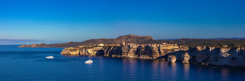 Bonifacio, falaises de calcaire blanc
