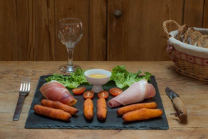 Saveurs des Montagnes, Le Champ d'Or, assiette du Champsaur, charcuterie et ravioles
