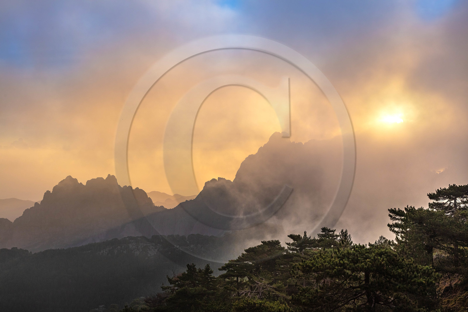 Les Aiguilles de Bavella (forchi di Bavedda )