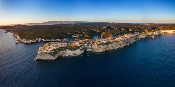 La citadelle et le port de Bonifacio