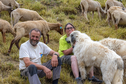 Turriers, Ingrid Briclot et André Maurel, éleveurs
