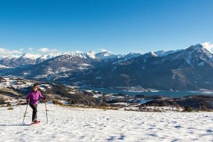 Pays de Serre-Ponçon, Réallon, randonnée en raquettes à neige