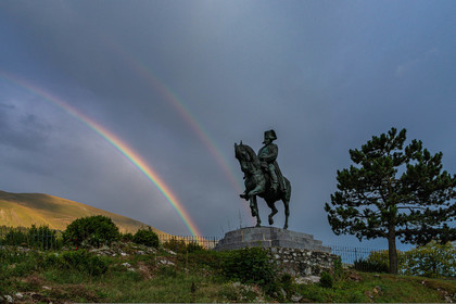 Laffrey, Statue et route Napoléon