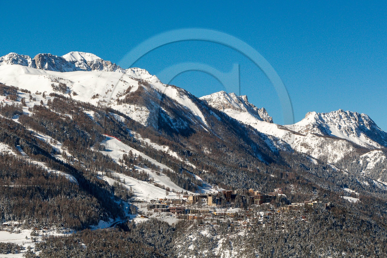 Uvernet-Fours, station de ski de Praloup