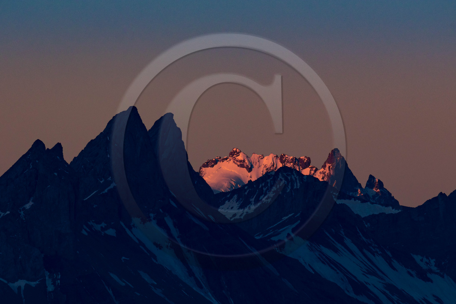 Les Aiguilles d'Arves et la Meije