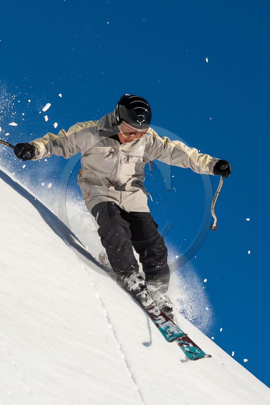 Ski enfant poudreuse