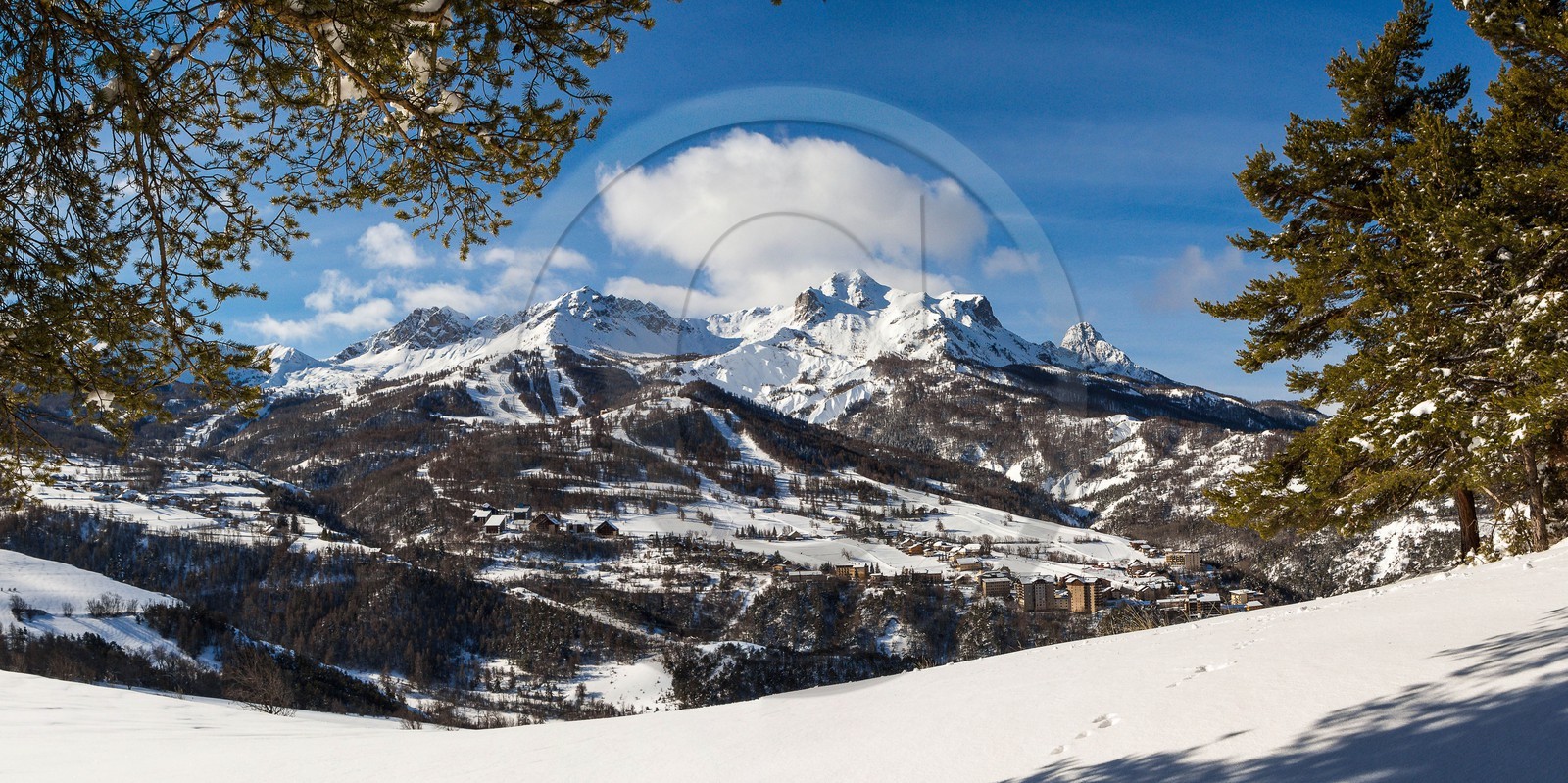 station de ski Sauze Super-Sauzedepuis Serre-Notre-Dame, hameau La Conche