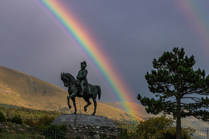 Laffrey, Statue et route Napoléon