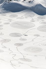 Serre-Chevalier, Snow drawings, une œuvre de l'artiste Sonja Hinrichsen