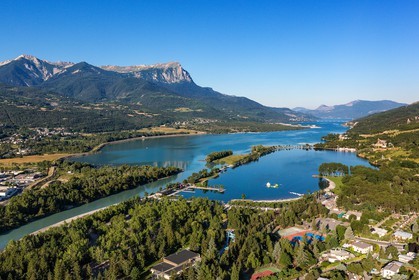 Lac de Serre-Ponçon, Embrun et le plan d'eau