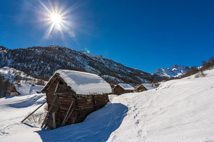 Vallée de la Clarée, chalets du Verney