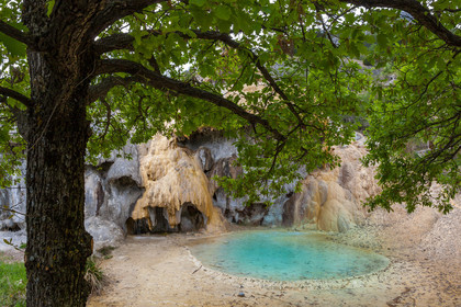 Réotier, fontaine pétrifiante