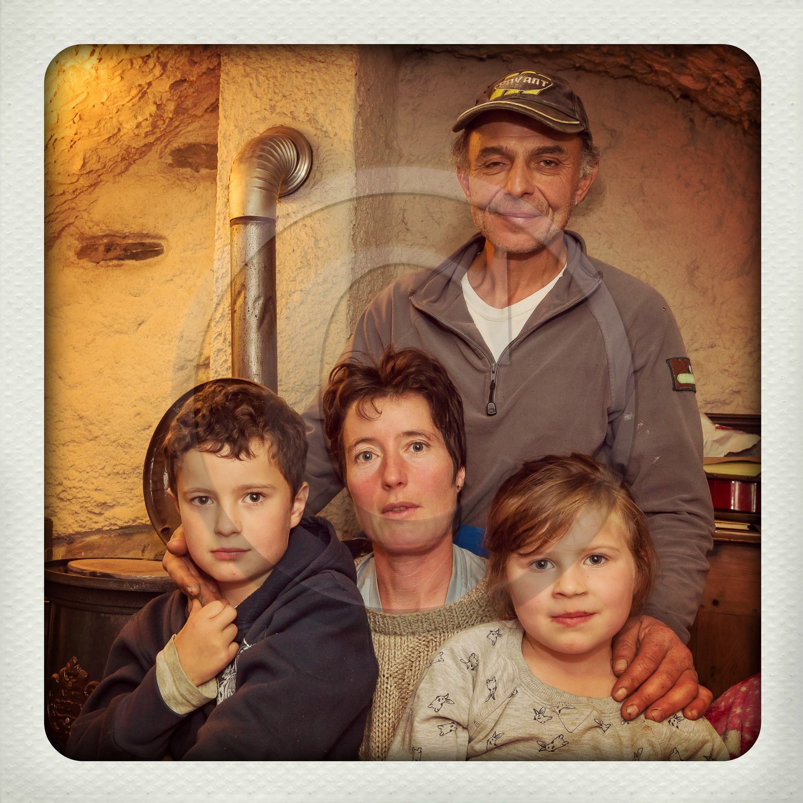 Le Desert, Christine Hustache et Yves Puissant avec leurs enfants Manon et Gaspard, éléveurs ovins