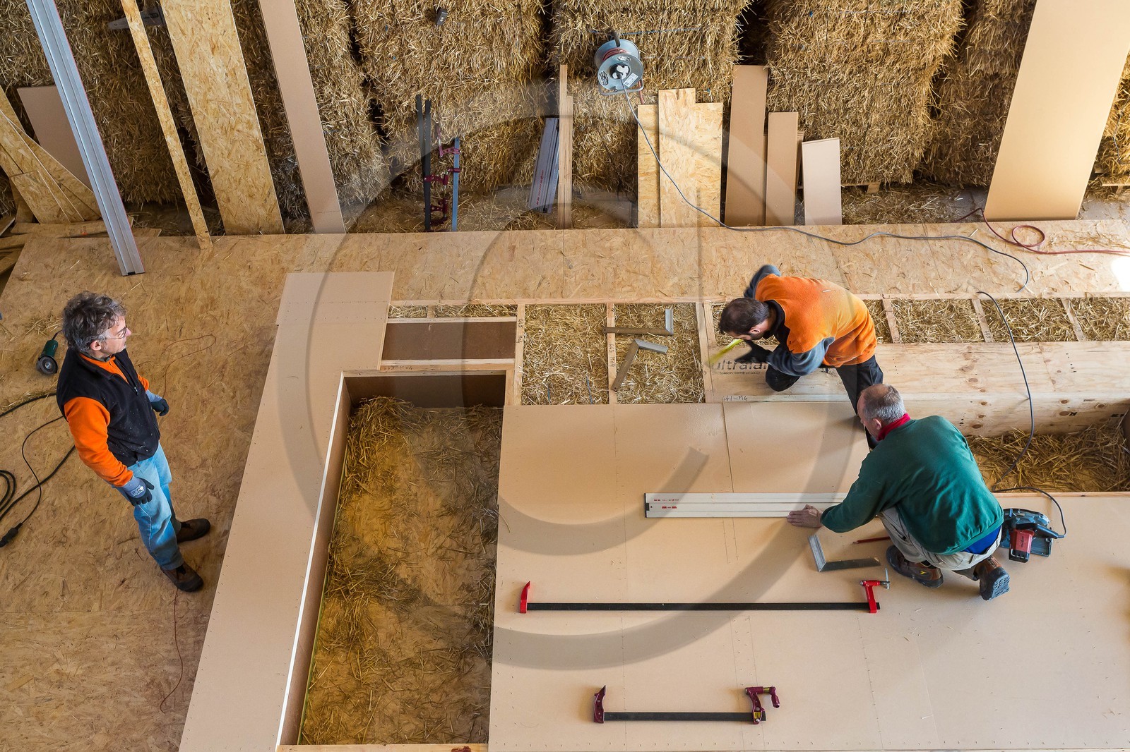 Constructeur de maison en paille