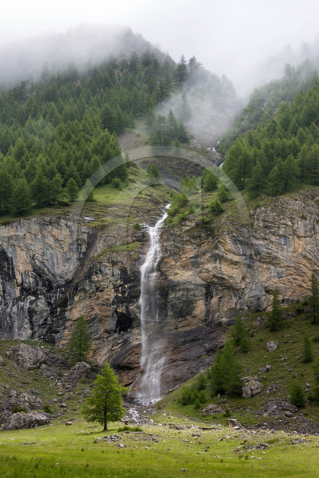 Jausiers, Lac des Sagnes, cascade du Pisson