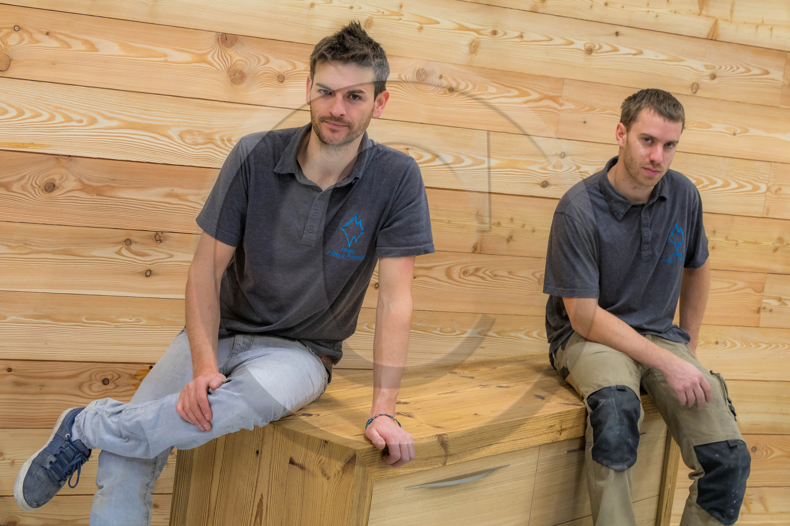 Atelier Monts & Merveilles, Clément Goudet, Compagnon Menuisier Ebéniste et Maxime Cuvelot responsable d'atelier