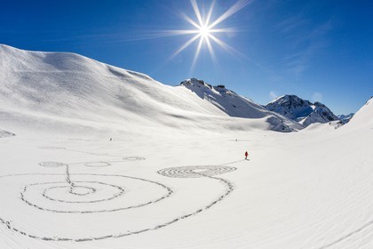 Serre-Chevalier, Snow drawings, une œuvre de l'artiste Sonja Hinrichsen