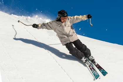 Ski enfant poudreuse